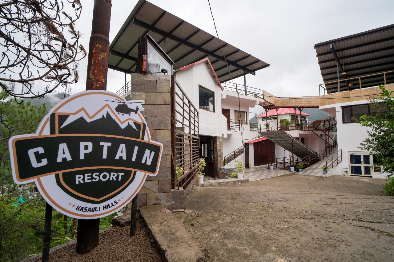 Captain Resorts Luxury Hotel Facade Dharampur Kasauli